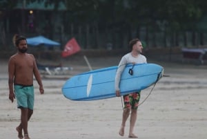 Praia de Tamarindo: a melhor aula de surfe