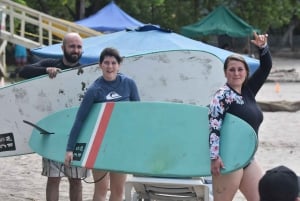 Praia de Tamarindo: a melhor aula de surfe