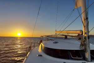 Tamarindo: Catamaran Sailing and Snorkeling Tour