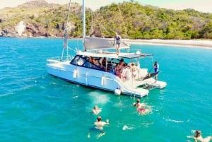 Tamarindo: Dream Chaser Catamaran Sunset Cruise