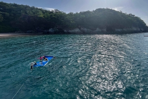 Tamarindo: tour privato mattutino in catamarano con snorkeling