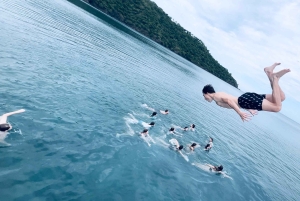 Tamarindo: tour privato mattutino in catamarano con snorkeling