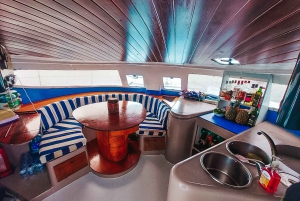 Tamarindo: Private Sailing Catamaran Tour and Snorkeling