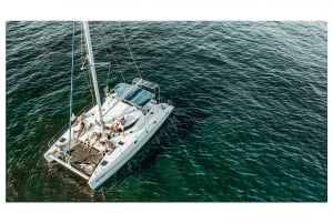 Tamarindo: Tour Privado en Catamarán a Vela y Snorkel