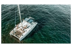 Tamarindo: Private Sailing Catamaran Tour and Snorkeling