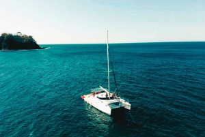 Tamarindo: Offentliga katamaran segling och snorklingstur