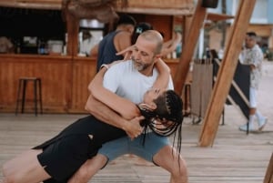 Tamarindo: Aula de dança salsa à beira-mar