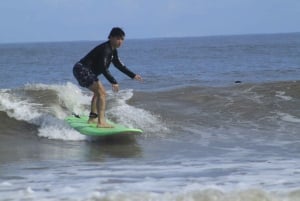 Tamarindo: Surflektion med en lokal instruktør