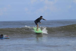 Tamarindo: Surflektion med en lokal instruktør