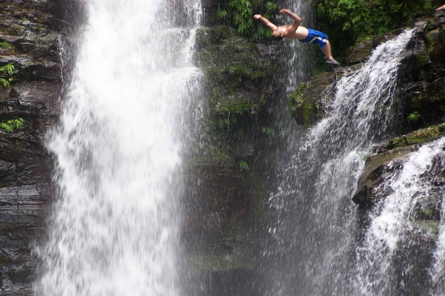 Den extrema äventyraren vattenfallstur