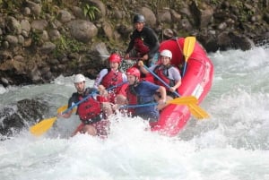 ¡El Combo Mambo! Rapel + Rafting en Costa Rica