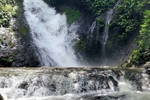 Tocorí Farm, Hike and Waterfall in Manuel Antonio