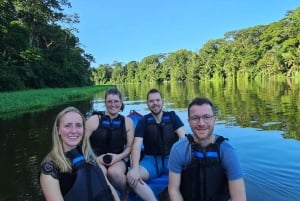 Tortuguero: Passeio de canoa pela Amazónia costa-riquenha.