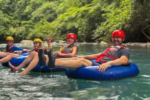 Tubing på Rio Celeste: Sjov, naturlige pools og frisk frugt