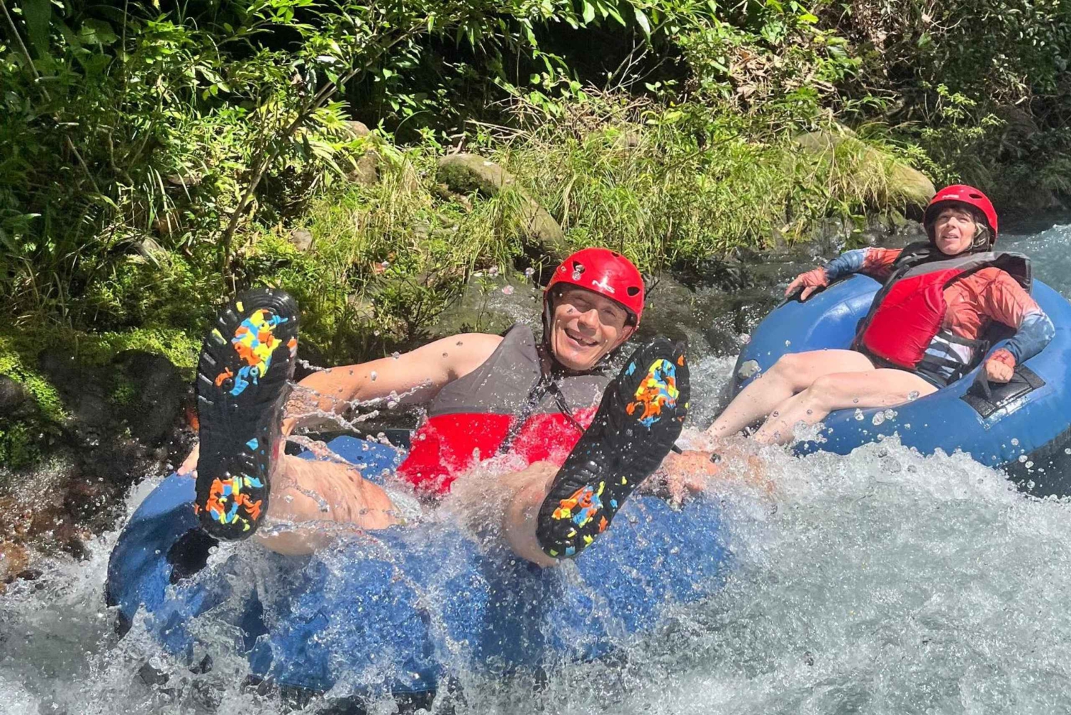 Tubing Rio Celeste: Avontuur en natuur