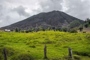 Odsłonięcie cudów archeologicznych i wulkanów Guayabo