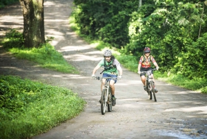 Praia de Uvita: passeio de mountain bike na selva/cachoeiras em Uvita