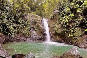 Praia de Uvita: passeio de mountain bike na selva/cachoeiras em Uvita