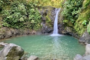 Uvita vattenfall och surfupplevelse Upptäck Uvita Costa Rica