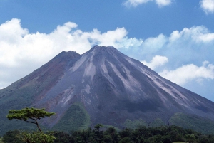 Vandring på vulkanen Arenal, Canopy + HotSprings Los Lagos