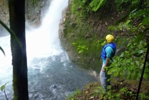 Watertubing-avontuur en Hot Springs-tour