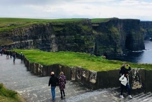 Cliffs of Moher and Galway Tour in Italian or Spanish