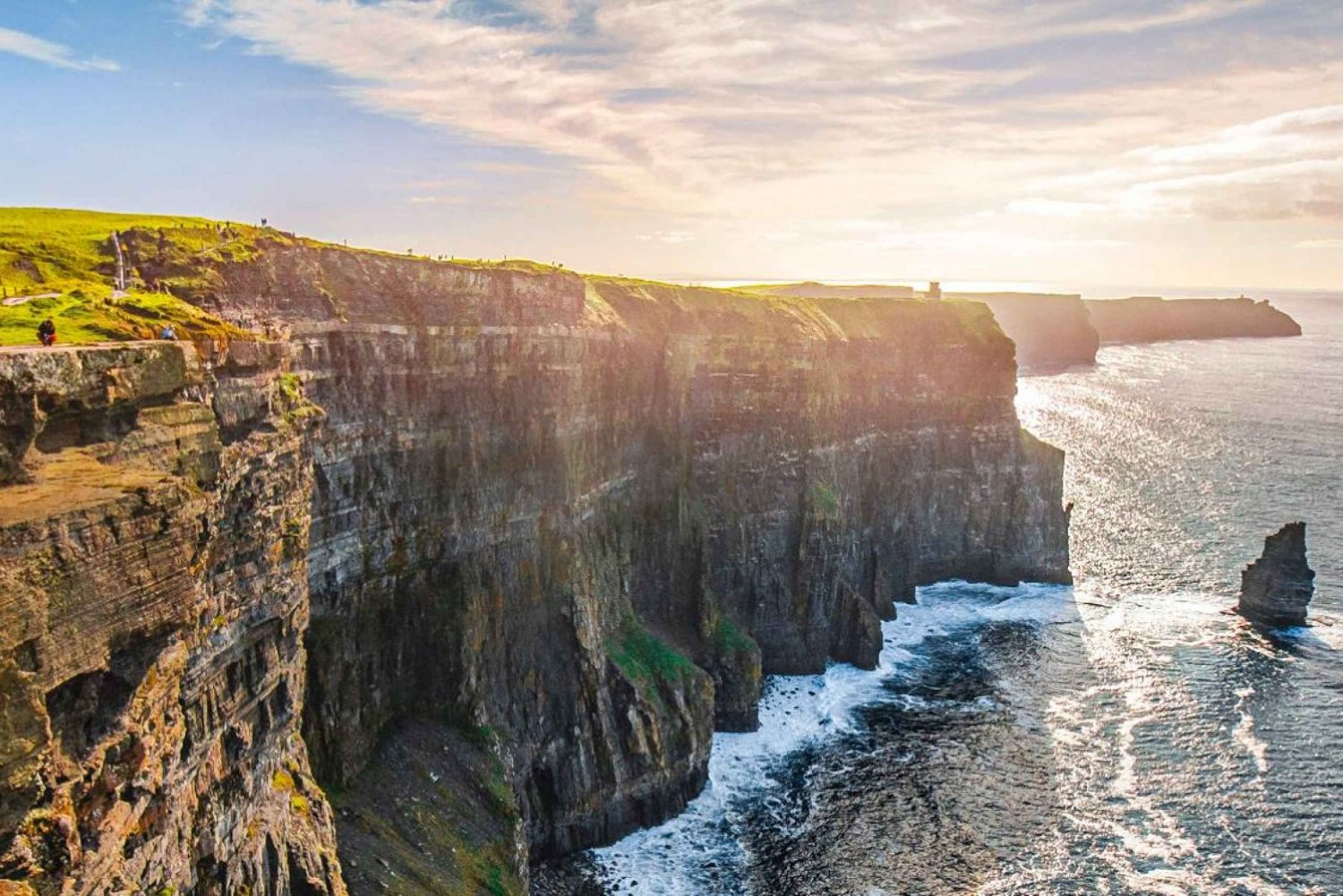 Ab Dublin: Tagestour zu den Cliffs of Moher