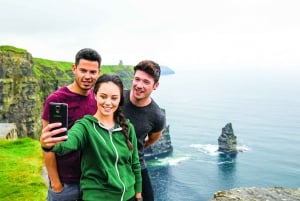 Au départ de Dublin : Excursion d'une journée aux falaises de Moher, au Burren et à la ville de Galway