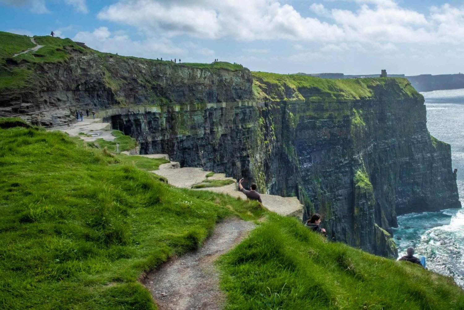 From Dublin: Guided Day Trip to Cliffs of Moher and Galway