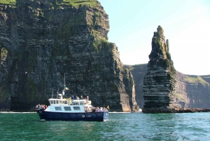 From Ennis: Aran Islands & Cliffs of Moher Day Tour