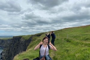 Из Голуэя: Прибрежная прогулка с гидом по скалам Мохер (Cliffs of Moher)