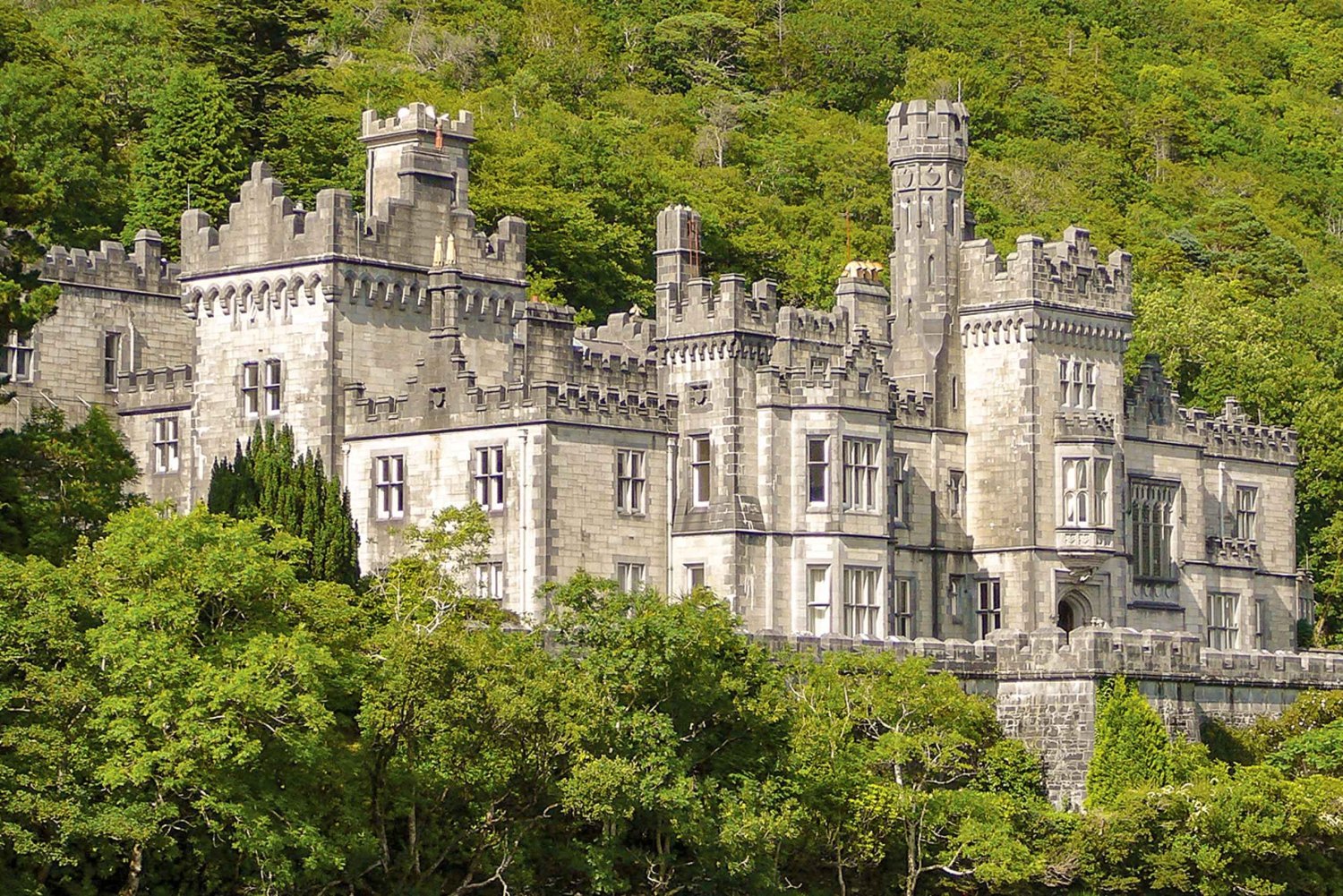 From Galway: Connemara & Kylemore Abbey Full-Day Guided Tour