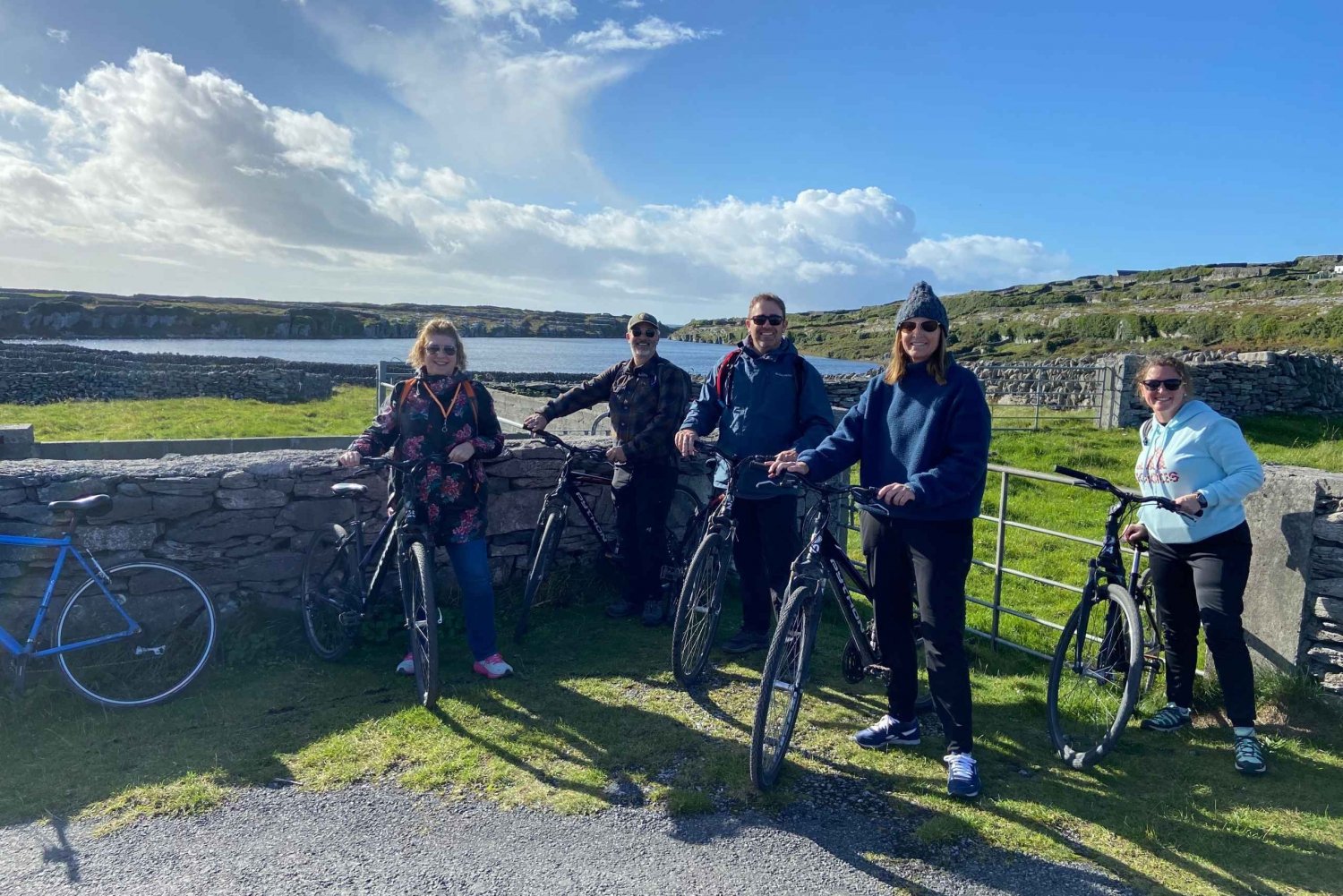 From Galway: Day Trip to Inisheer with Bike or Tractor Tour