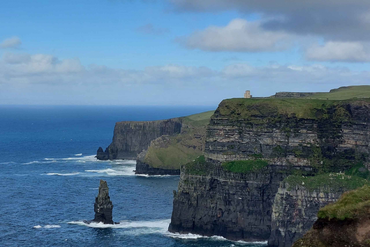 Galway: Cliffs of Moher Cruise, Bunratty Castle & Folk Park
