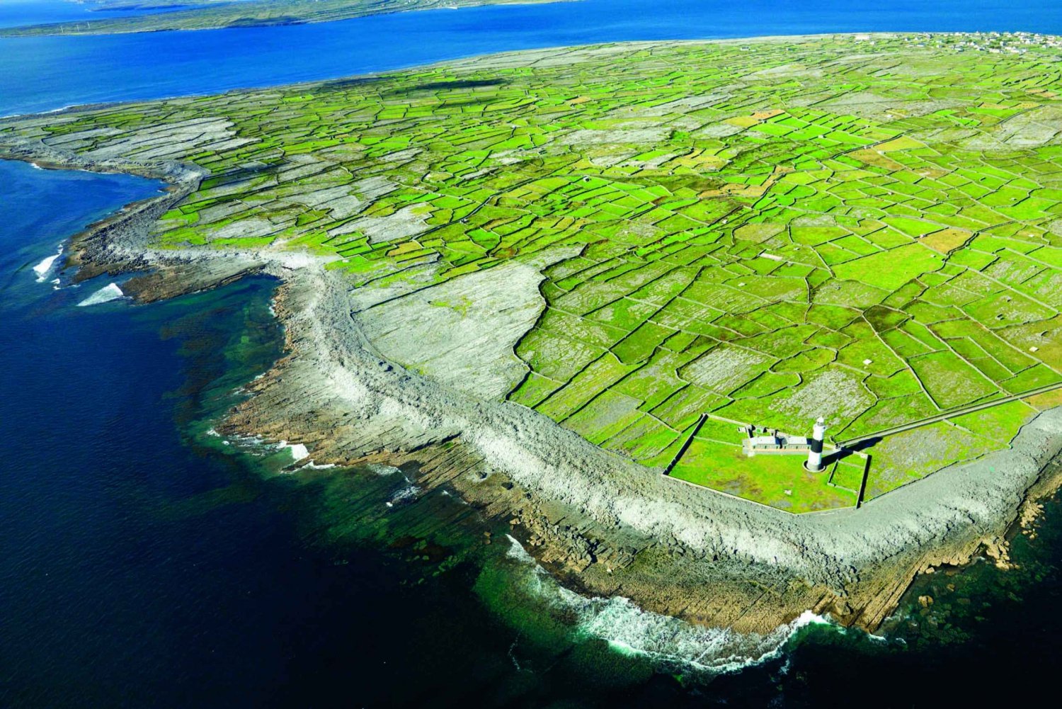 From Galway: Aran Islands Day Trip & Cliffs of Moher Cruise