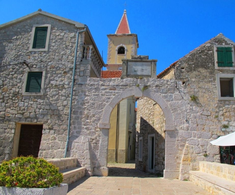 Historical Pirovac city doors