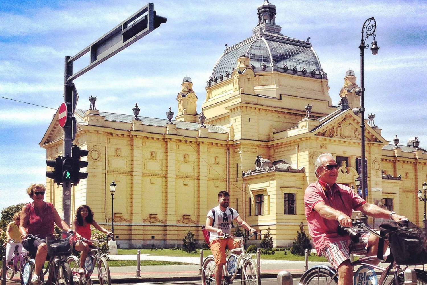 Best of Zagreb: 4-Hour Cycling Tour