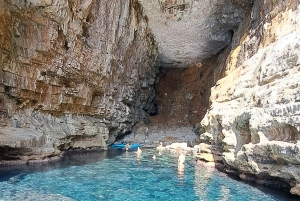 ブルーケーブ・グリーンケーブ・ロプード砂浜 - ドリンク付きツアー