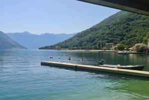 Mar Azul e Montanhas Negras - Montenegro