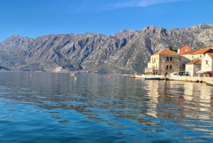 Mar Azul e Montanhas Negras - Montenegro