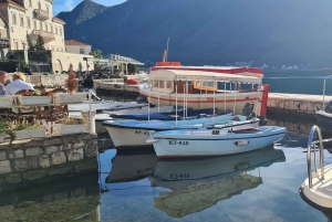 Mar Azul e Montanhas Negras - Montenegro