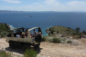 Brač: Island Exploration Tour by Four-Wheel Drive Jeep