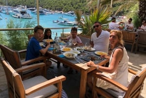 Brač: Private Boat-Tour from Split or Trogir