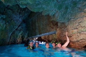 Kap Kamenjak: Kajakutflykt med grottupplevelse