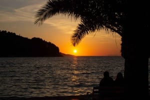 Cavtat/Mlini: Luxury Sunset Cruise w/ Cold Platter & Wine