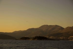 Cavtat/Mlini: Luxury Sunset Cruise w/ Cold Platter & Wine
