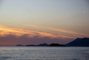 Cavtat/Mlini: Luxury Sunset Cruise w/ Cold Platter & Wine