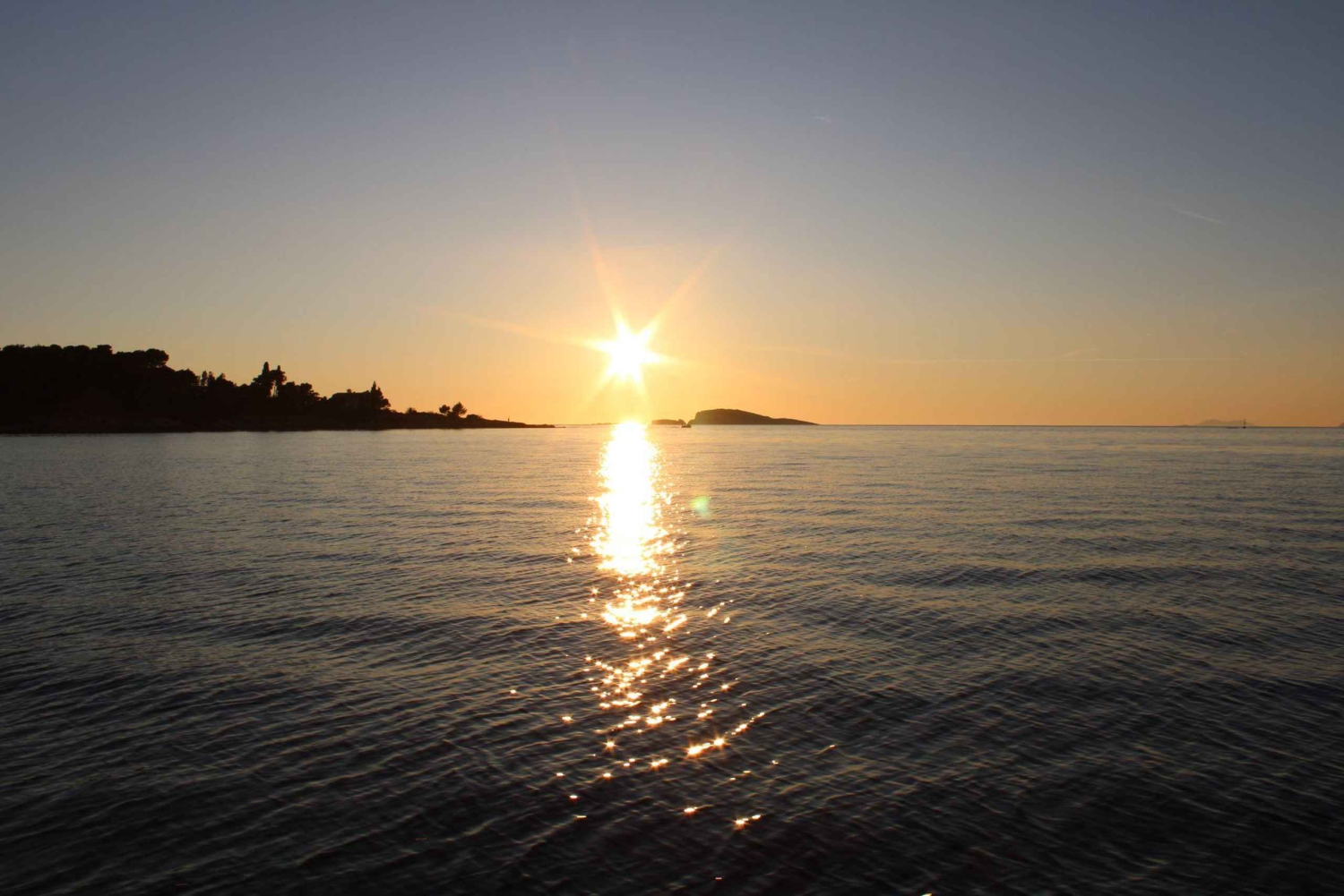 Cavtat: Romantische boottocht bij zonsondergang met onbeperkt drankjes