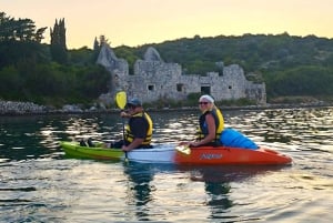 Isola di Čiovo: tour in kayak al tramonto con vino