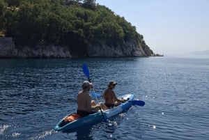 Crikvenica: begeleide kajaktocht langs de kust met wandeling naar een uitkijkpunt